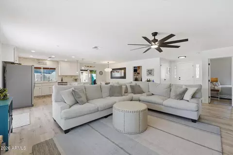 Living - 2647 E Cholla St, Phoenix, AZ 85028 photo 3 of 3