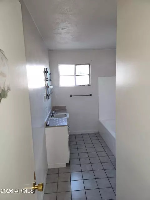 Bath - 2134 W Avalon Dr, Phoenix, AZ 85015 photo 1 of 2