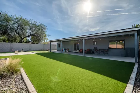 Exterior - 3340 E North Ln, Phoenix, AZ 85028 photo 4 of 8