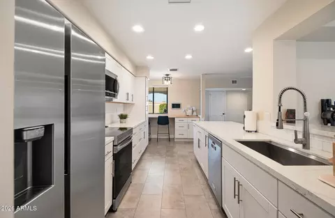 Kitchen - 3340 E North Ln, Phoenix, AZ 85028 photo 1 of 4