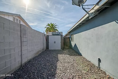 Exterior - 3340 E North Ln, Phoenix, AZ 85028 photo 7 of 8