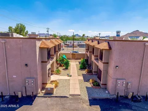Exterior - 3044-48 E Beck Ln, Phoenix, AZ 85032 photo 1 of 3
