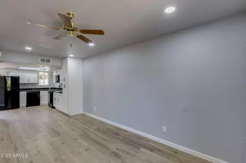 Living - 3044-48 E Beck Ln, Phoenix, AZ 85032 photo 1 of 2