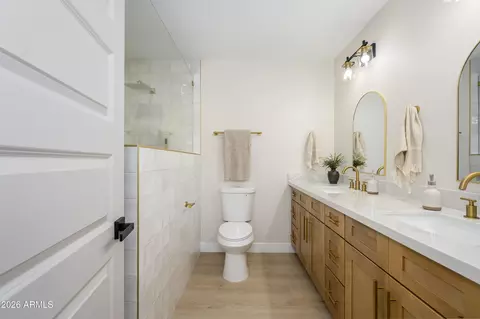 Bath - 1655 E La Jolla Dr, Tempe, AZ 85282 photo 4 of 4