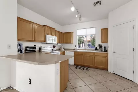 Kitchen - 6337 S Blake St, Gilbert, AZ 85298 photo 2 of 5