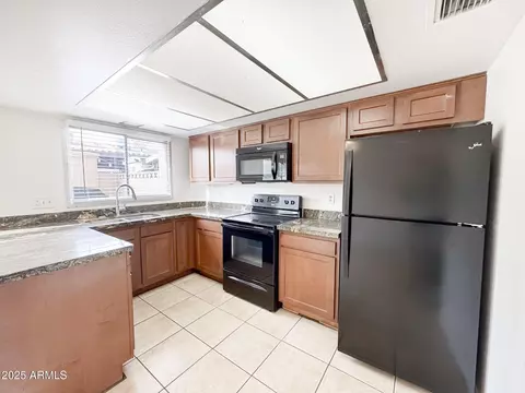 6729 N 44th Ave, Glendale, AZ 85301