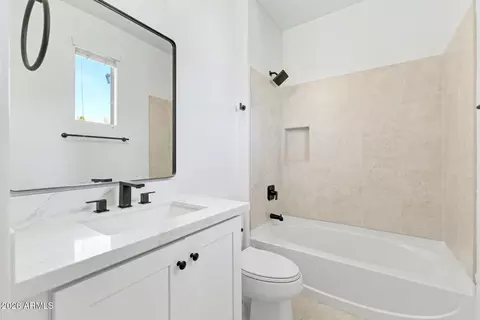 Bath - 3938 E Morrison Ranch Pkwy, Gilbert, AZ 85296 photo 4 of 6
