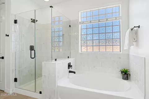 Bath - 3938 E Morrison Ranch Pkwy, Gilbert, AZ 85296 photo 3 of 6