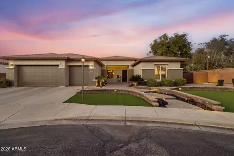 2246 E San Carlos Pl, Chandler, AZ 85249