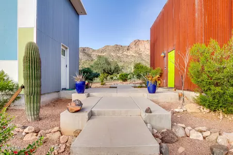 Exterior - 5561 N Gold Dr, Apache Junction, AZ 85120 photo 2 of 11