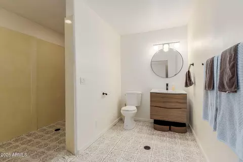 Bath - 511 E 3rd Ave, Mesa, AZ 85204 photo 1 of 3