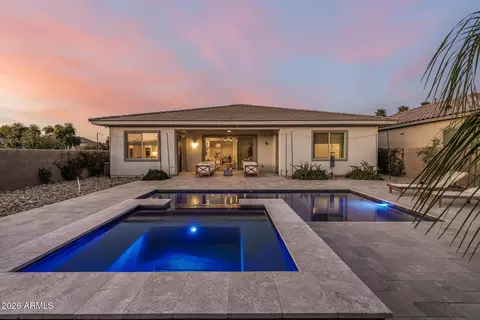 8743 W Wagon Wheel Dr, Glendale, AZ 85305