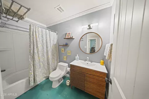 Bath - 1229 E Yucca St, Phoenix, AZ 85020 photo 2 of 2