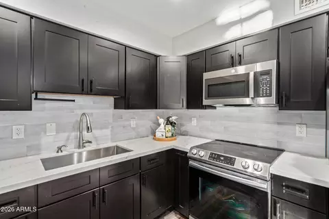Kitchen - 950 N 97th St, Mesa, AZ 85207 photo 3 of 4