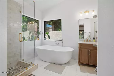 Bath - 5836 E Jensen St, Mesa, AZ 85205 photo 3 of 3