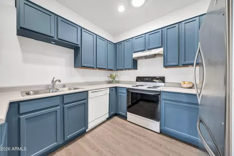 8800 N 107th Ave #52, Peoria, AZ 85345