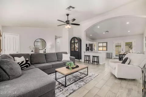 2284 E Stottler Dr, Gilbert, AZ 85296