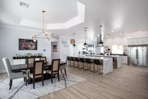 Dining - 516 W Rancho Dr, Phoenix, AZ 85013 photo 1 of 5