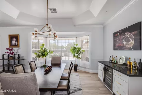 Dining - 516 W Rancho Dr, Phoenix, AZ 85013 photo 4 of 5