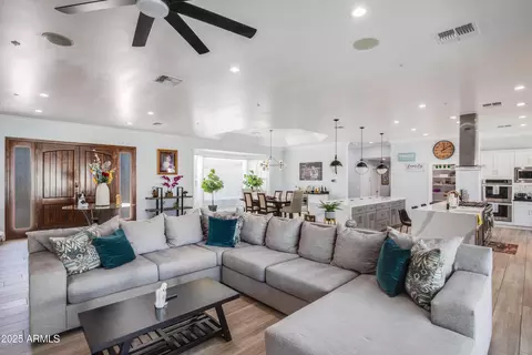 Living - 516 W Rancho Dr, Phoenix, AZ 85013 photo 1 of 1