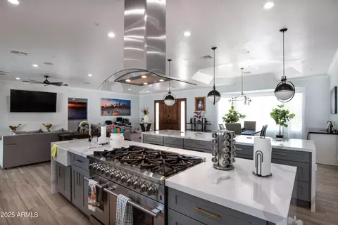 Kitchen - 516 W Rancho Dr, Phoenix, AZ 85013 photo 4 of 4