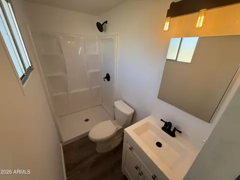 Bath - 3640 E Ludlow Dr, Phoenix, AZ 85032 photo 1 of 4