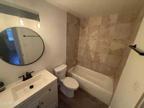 Bath - 3640 E Ludlow Dr, Phoenix, AZ 85032 photo 3 of 4