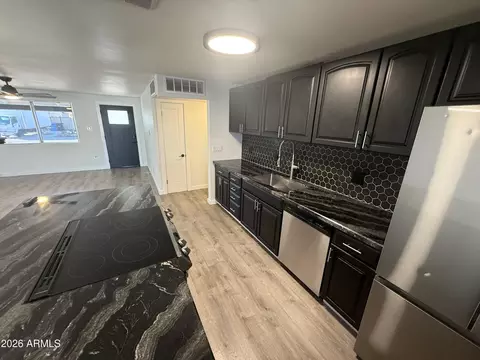 Kitchen - 3640 E Ludlow Dr, Phoenix, AZ 85032 photo 3 of 4