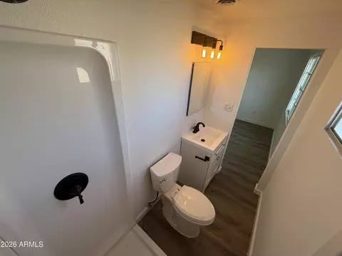 Bath - 3640 E Ludlow Dr, Phoenix, AZ 85032 photo 2 of 4