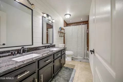 5651 E Fairfield St E, Mesa, AZ 85205