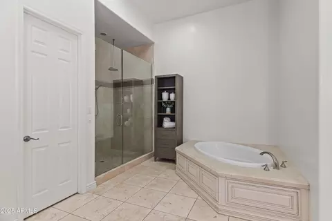 Bath - 4901 E Lafayette Blvd, Phoenix, AZ 85018 photo 2 of 6