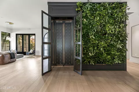 Entry Way - 4901 E Lafayette Blvd, Phoenix, AZ 85018 photo 1 of 1