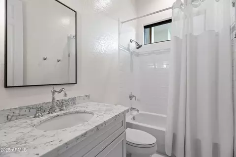 Bath - 4901 E Lafayette Blvd, Phoenix, AZ 85018 photo 3 of 6