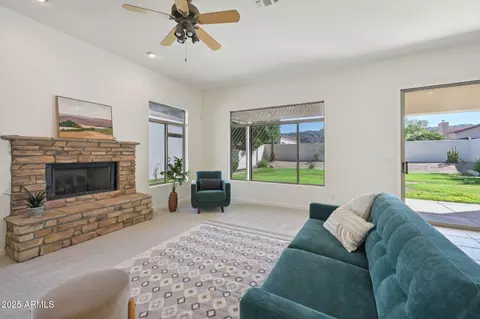 Living - 2223 E Branham Ln, Phoenix, AZ 85042 photo 2 of 3