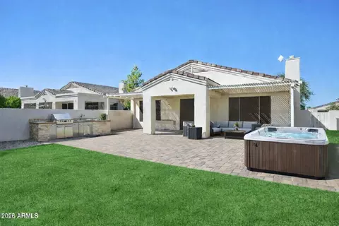 Exterior - 2223 E Branham Ln, Phoenix, AZ 85042 photo 7 of 8