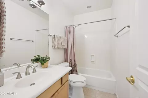 Bath - 2223 E Branham Ln, Phoenix, AZ 85042 photo 4 of 4