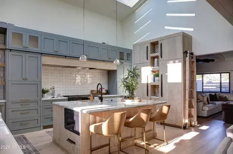 Kitchen - 1915 E Rose Ln, Phoenix, AZ 85016 photo 7 of 8