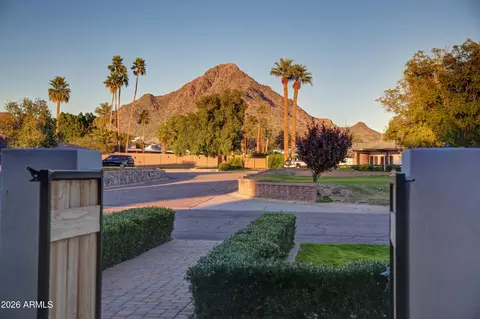 Exterior - 1915 E Rose Ln, Phoenix, AZ 85016 photo 5 of 8
