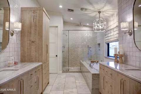 Bath - 1915 E Rose Ln, Phoenix, AZ 85016 photo 1 of 11