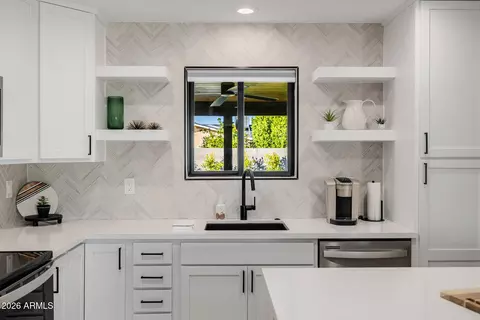 Kitchen - 260 E Bruce Ave, Gilbert, AZ 85234 photo 5 of 5