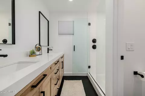Bath - 260 E Bruce Ave, Gilbert, AZ 85234 photo 1 of 6