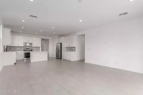 8302 N 54th Dr, Glendale, AZ 85302 photo 3