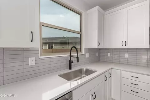 8302 N 54th Dr, Glendale, AZ 85302 photo 8