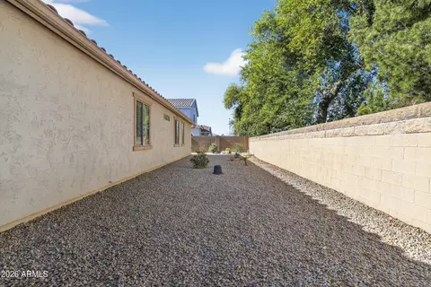 Exterior - 838 E Stottler Dr, Gilbert, AZ 85296 photo 8 of 10