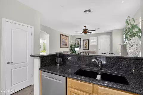 Kitchen - 838 E Stottler Dr, Gilbert, AZ 85296 photo 4 of 6