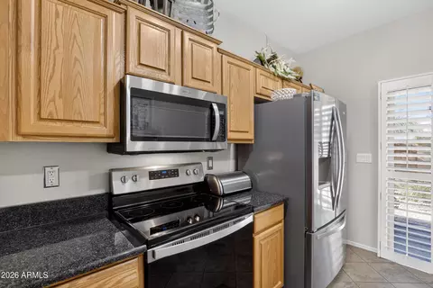 Kitchen - 838 E Stottler Dr, Gilbert, AZ 85296 photo 5 of 6