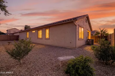 Exterior - 838 E Stottler Dr, Gilbert, AZ 85296 photo 9 of 10