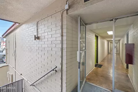 Entry Way - 355 E Thomas Rd #B208, Phoenix, AZ 85012 photo 2 of 3