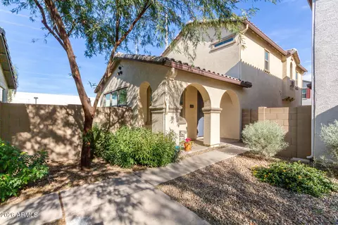 5740 W Raymond St, Phoenix, AZ 85043