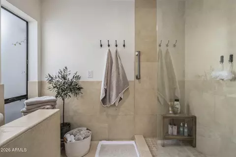 Bath - 5409 N 25th St, Phoenix, AZ 85016 photo 2 of 7
